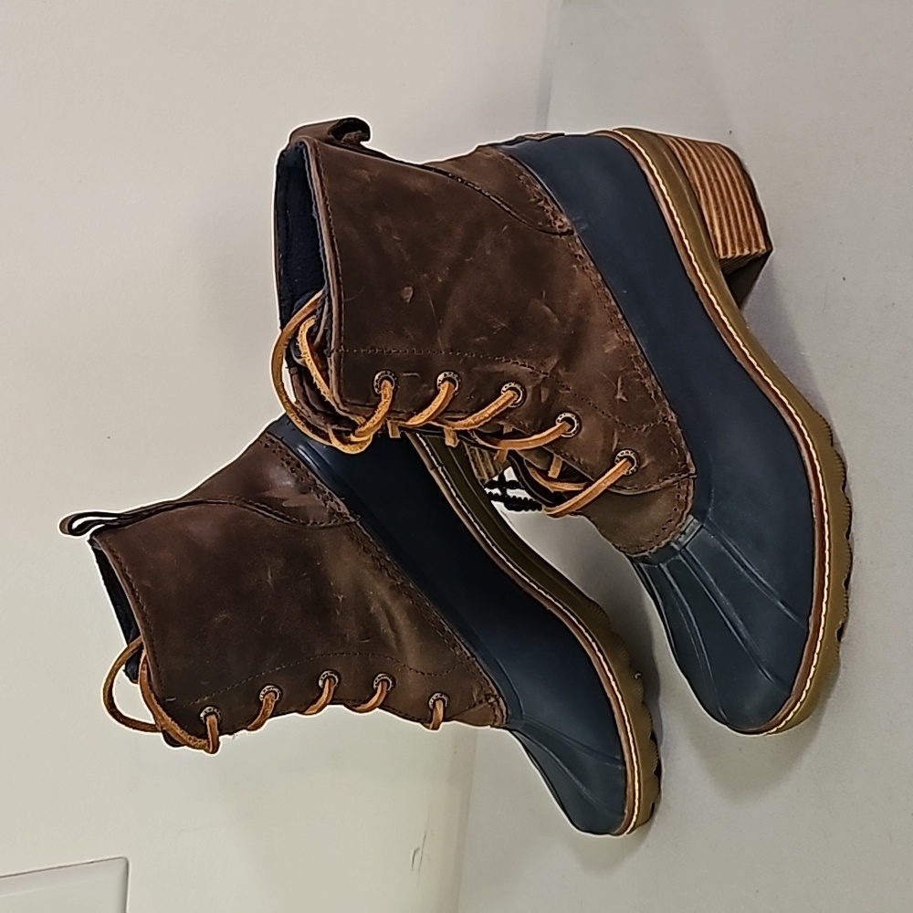 Like New Saltwater Heel Navy Blue Duck Boots Size 8M - Picture 2 of 8